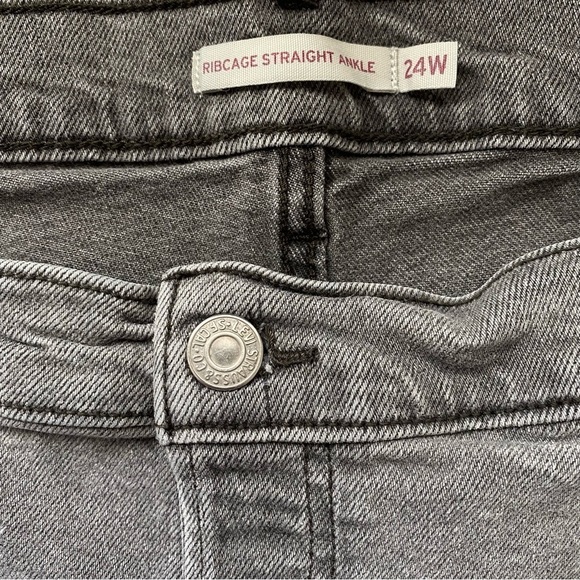 Levi’s Button Fly Ribcage Straight Ankle Jeans 24W - Picture 3 of 8